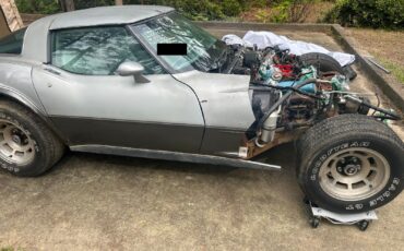 Chevrolet-Corvette-1978-Coupe-4