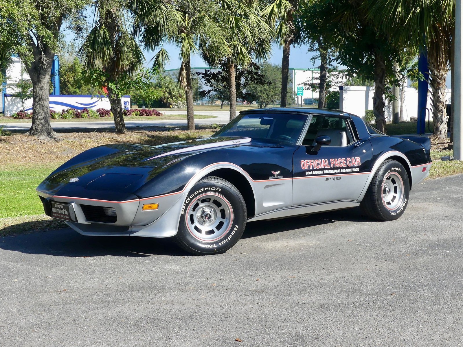 Chevrolet-Corvette-1978-Coupe-7