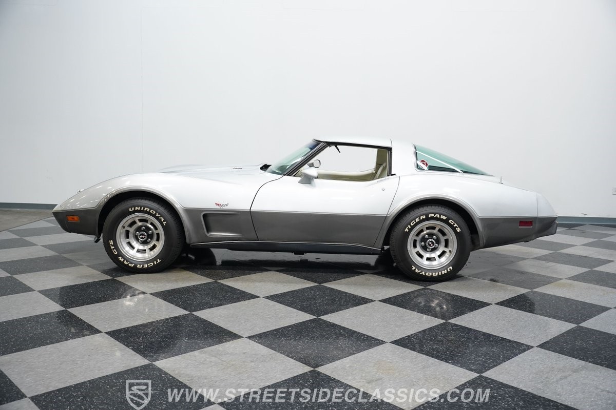 Chevrolet-Corvette-1978-Coupe-7