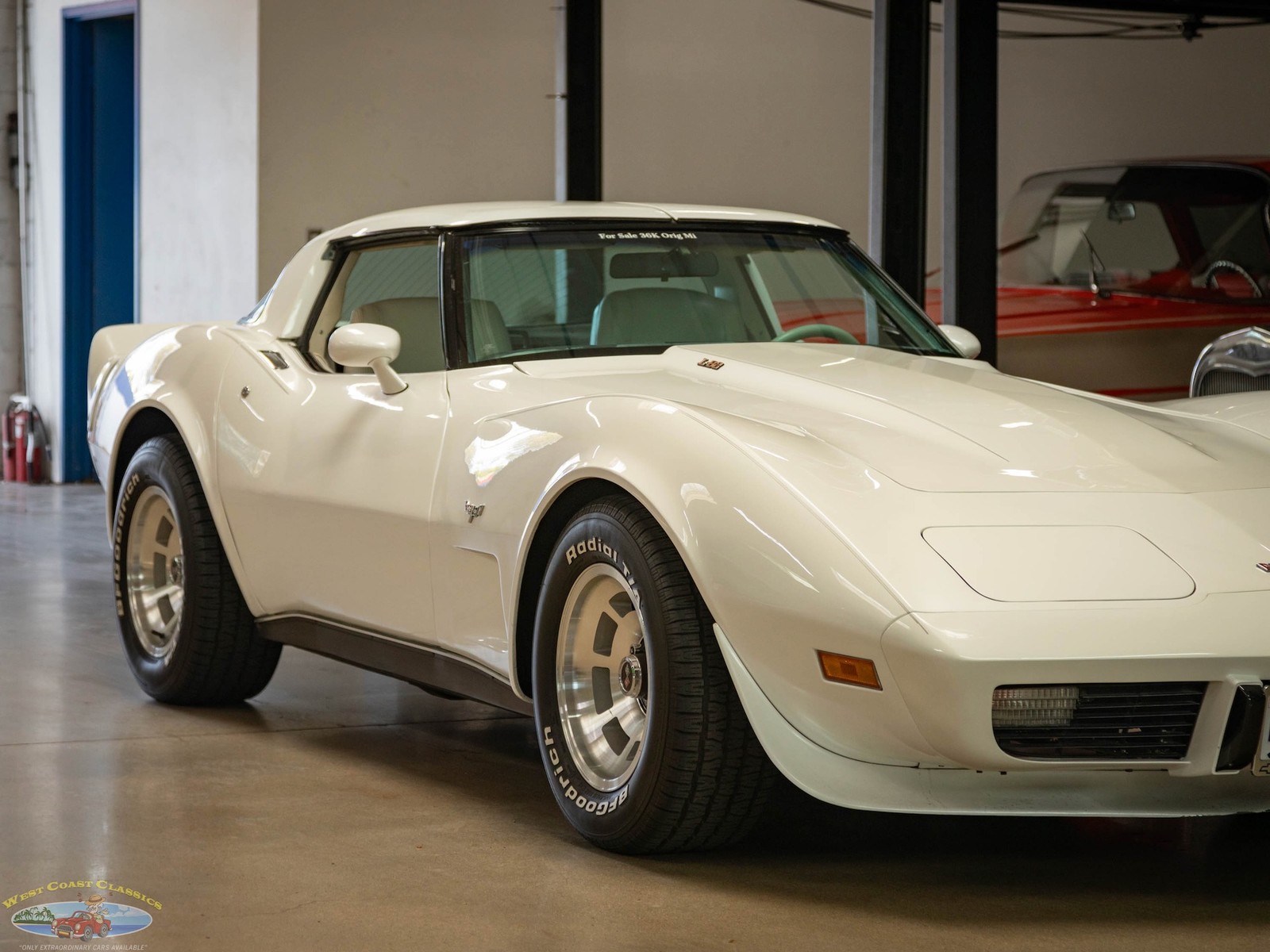 Chevrolet-Corvette-1979-2-Door-Coupe-11