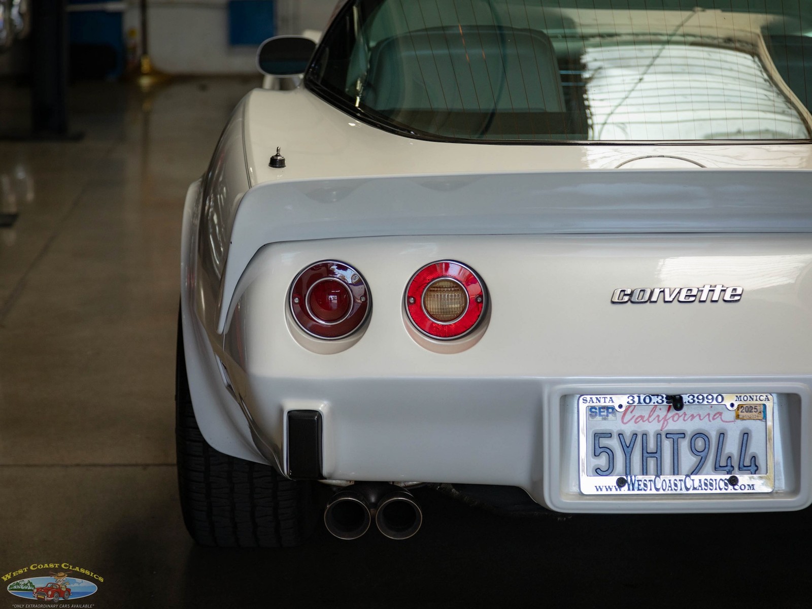 Chevrolet-Corvette-1979-2-Door-Coupe-18