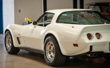 Chevrolet-Corvette-1979-2-Door-Coupe-22