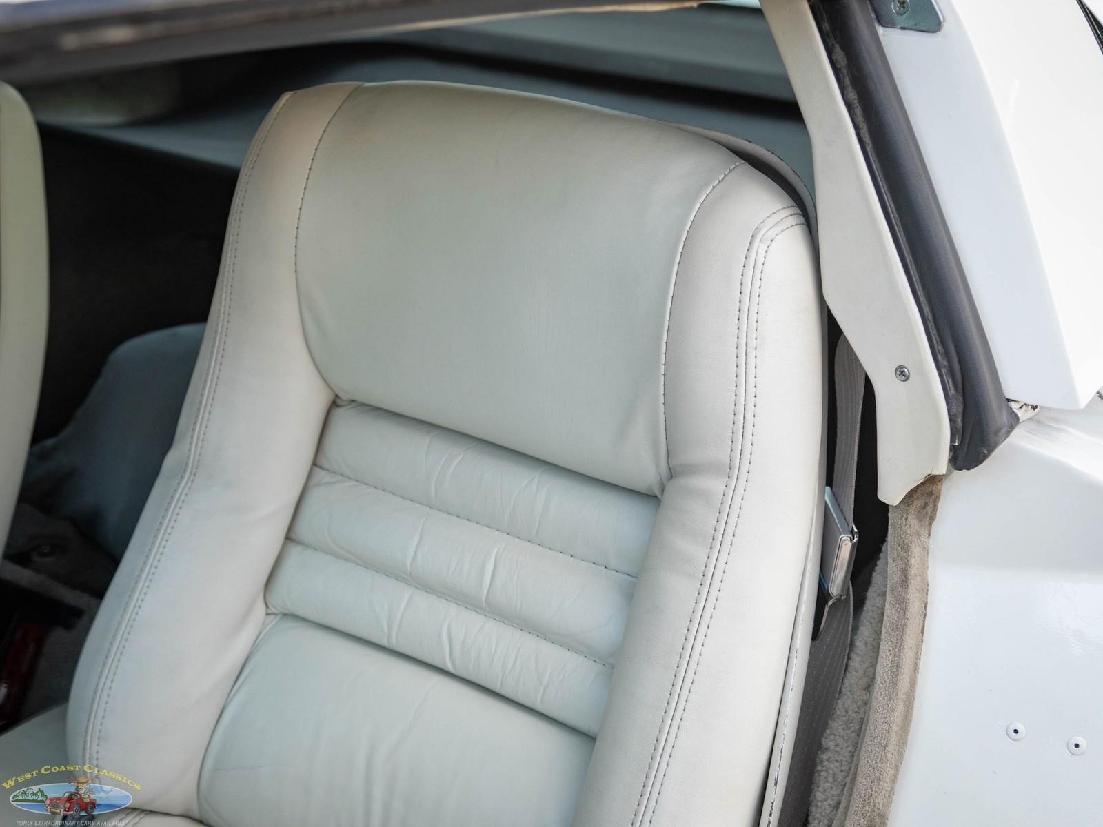 Chevrolet-Corvette-1979-2-Door-Coupe-29