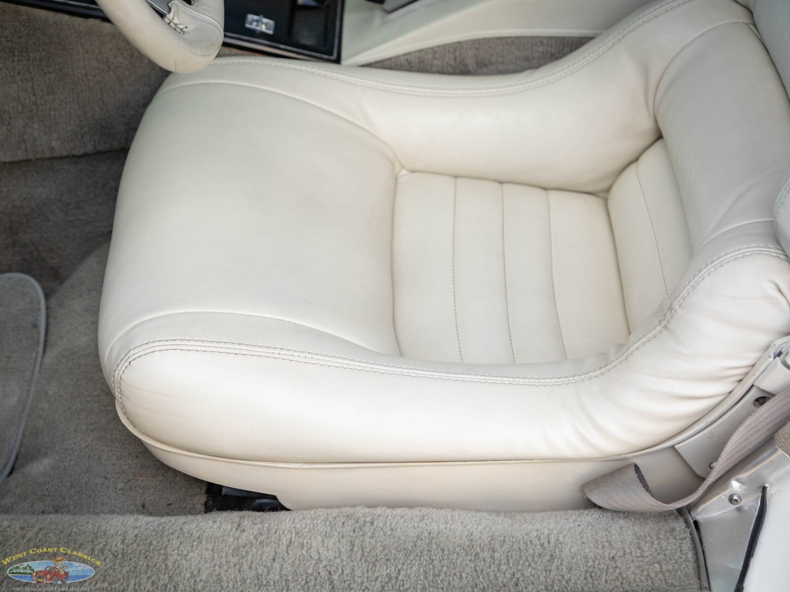 Chevrolet-Corvette-1979-2-Door-Coupe-31