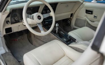 Chevrolet-Corvette-1979-2-Door-Coupe-33