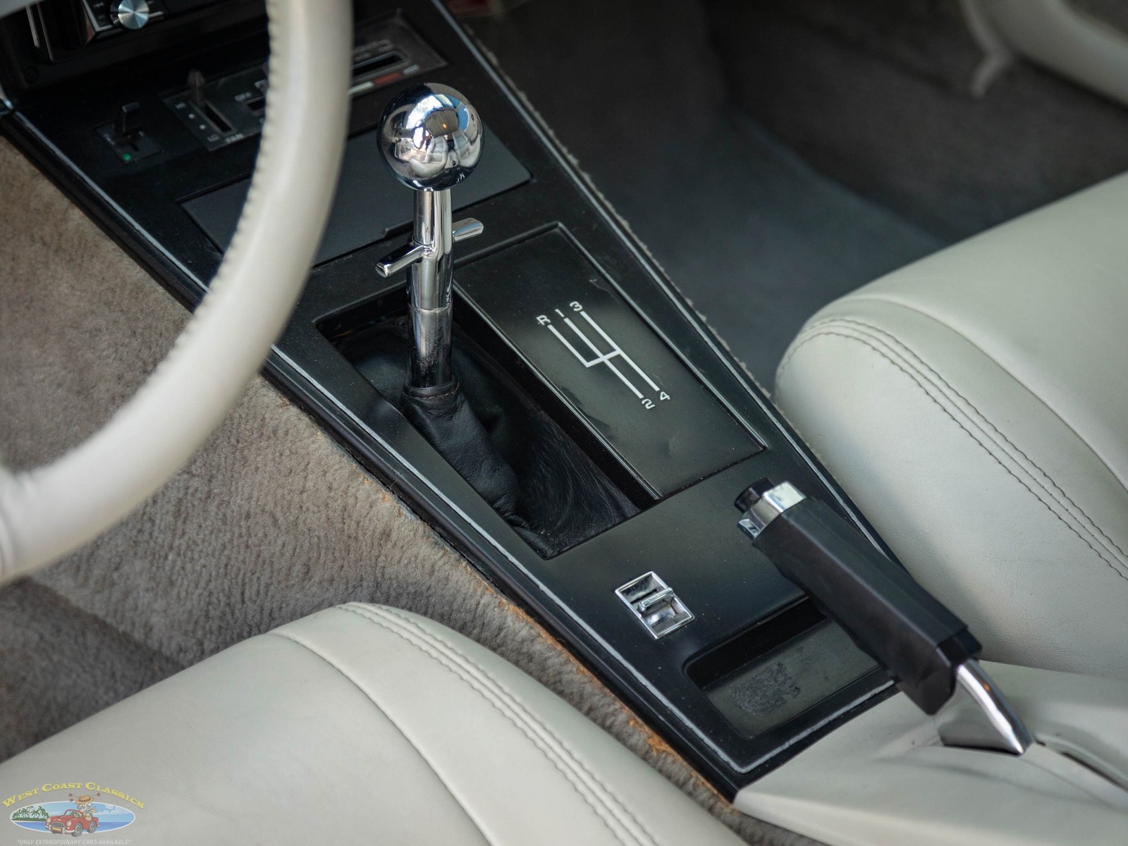 Chevrolet-Corvette-1979-2-Door-Coupe-35