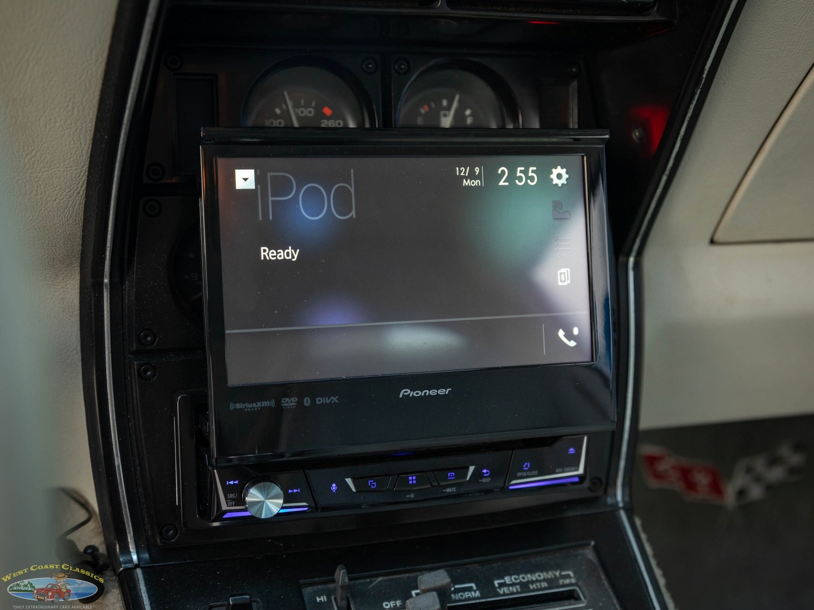 Chevrolet-Corvette-1979-2-Door-Coupe-39