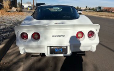 Chevrolet-Corvette-1979-5