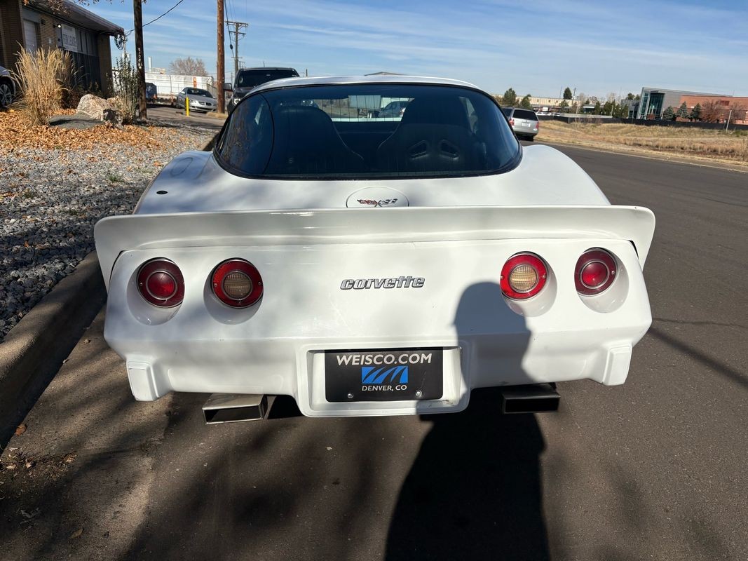 Chevrolet-Corvette-1979-5