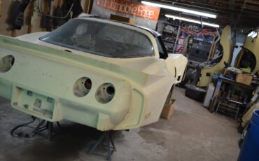 Chevrolet-Corvette-1979-Coupe-10