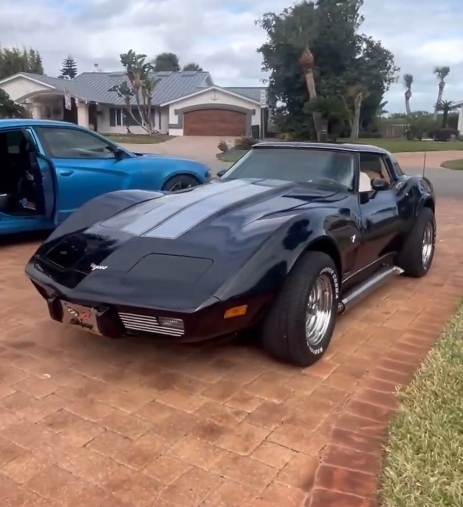 Chevrolet-Corvette-1979-Coupe-10