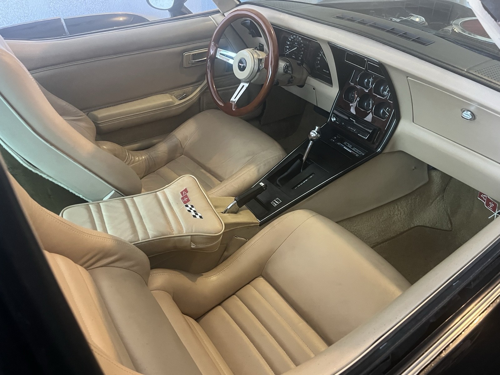 Chevrolet-Corvette-1979-Coupe-30