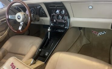 Chevrolet-Corvette-1979-Coupe-31