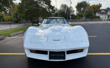 Chevrolet-Corvette-1980-Coupe-1