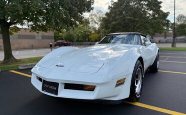 Chevrolet-Corvette-1980-Coupe-2