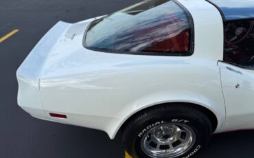 Chevrolet-Corvette-1980-Coupe-25