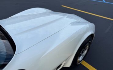 Chevrolet-Corvette-1980-Coupe-27