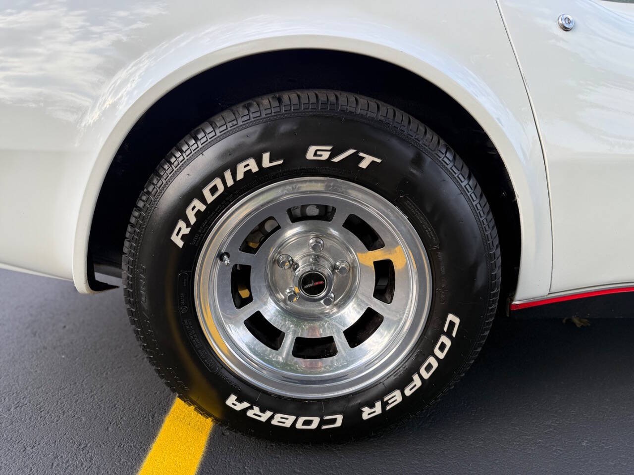 Chevrolet-Corvette-1980-Coupe-30