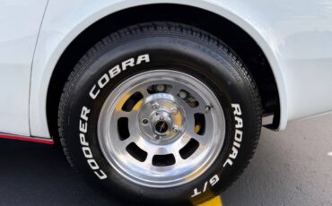 Chevrolet-Corvette-1980-Coupe-31