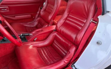 Chevrolet-Corvette-1980-Coupe-38