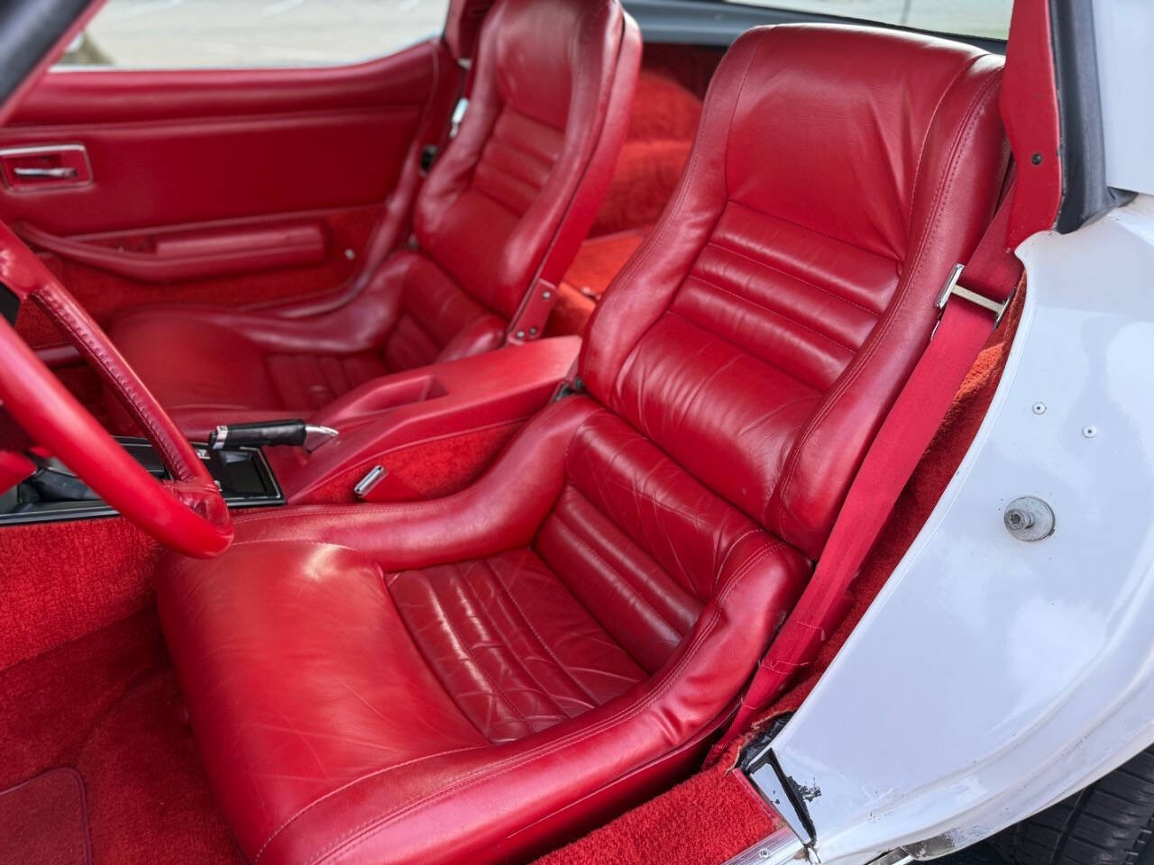 Chevrolet-Corvette-1980-Coupe-38