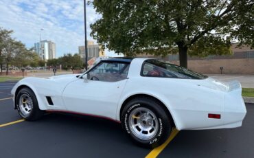 Chevrolet-Corvette-1980-Coupe-4
