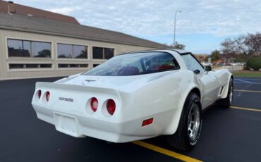 Chevrolet-Corvette-1980-Coupe-7