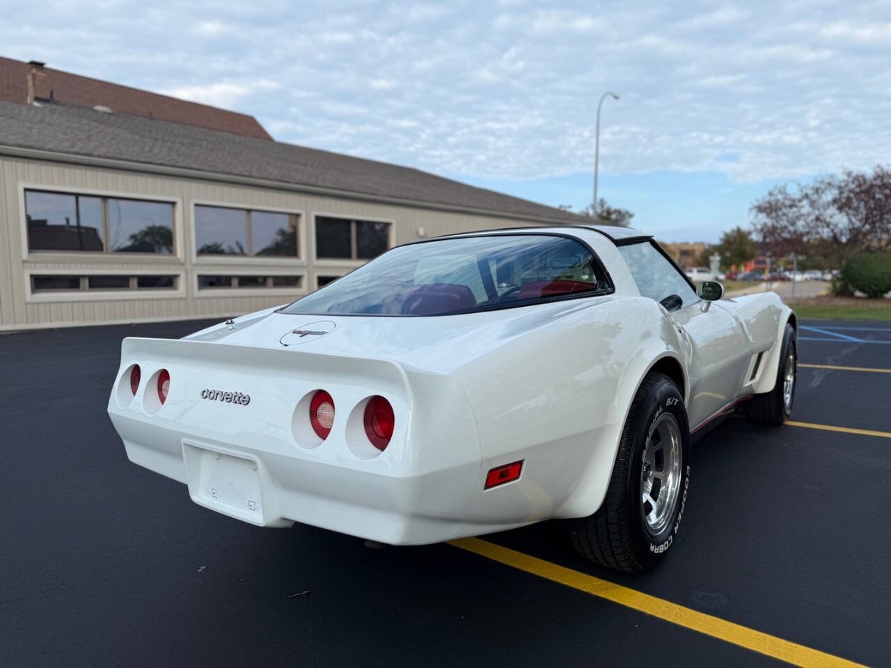 Chevrolet-Corvette-1980-Coupe-7