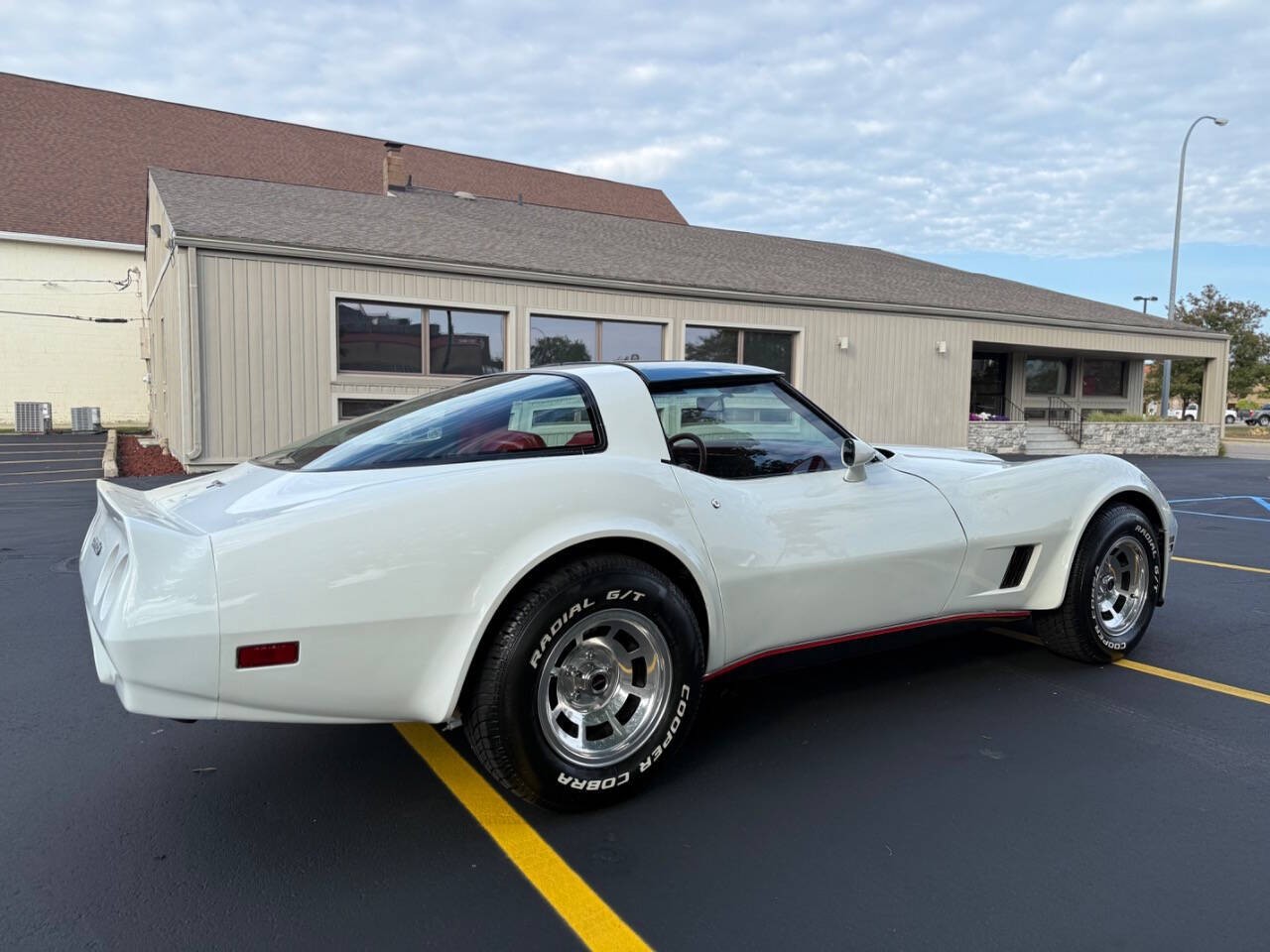 Chevrolet-Corvette-1980-Coupe-8