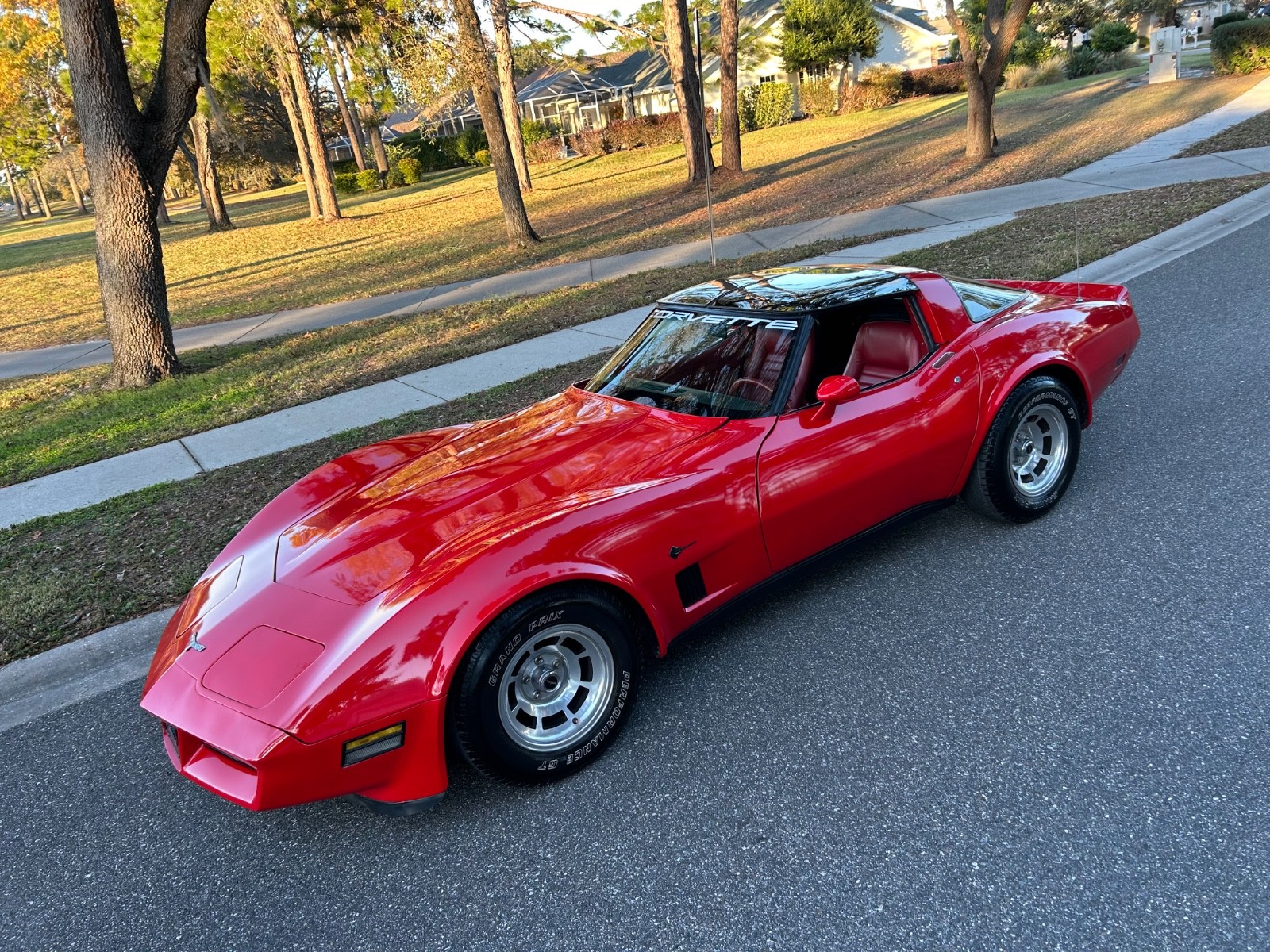 Chevrolet-Corvette-1981-Coupe-1