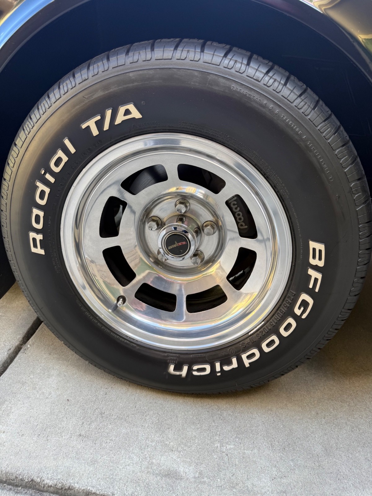 Chevrolet-Corvette-1981-Coupe-12