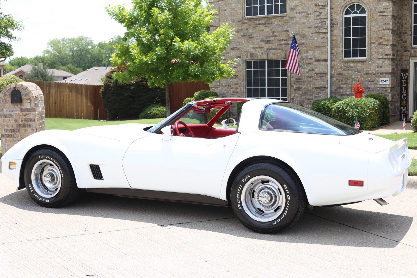 Chevrolet-Corvette-1981-Coupe-14