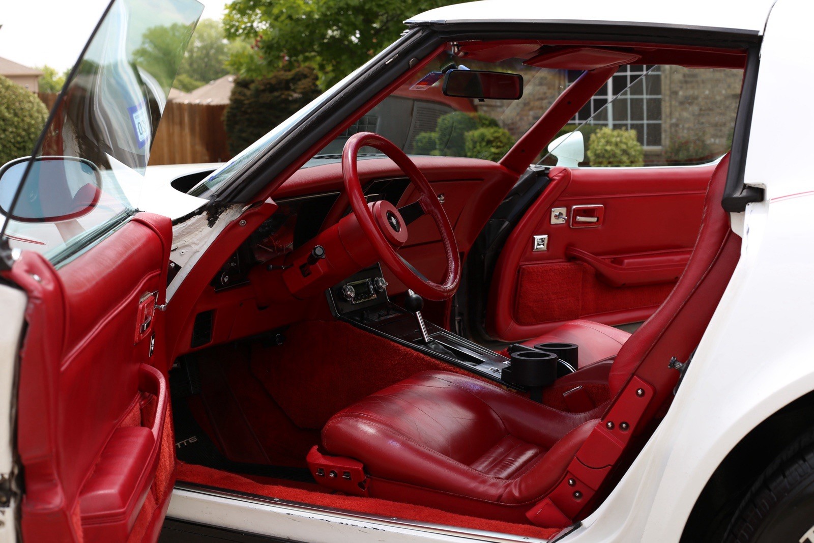 Chevrolet-Corvette-1981-Coupe-16