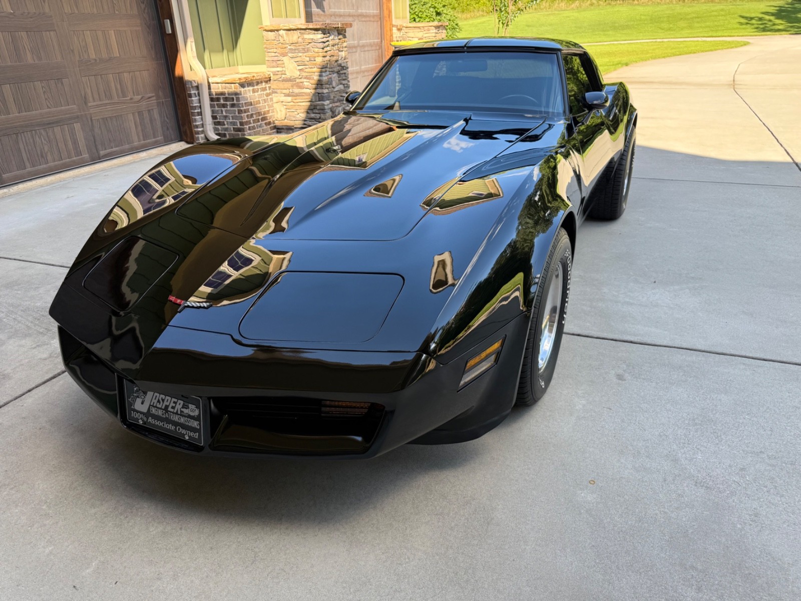 Chevrolet-Corvette-1981-Coupe-2