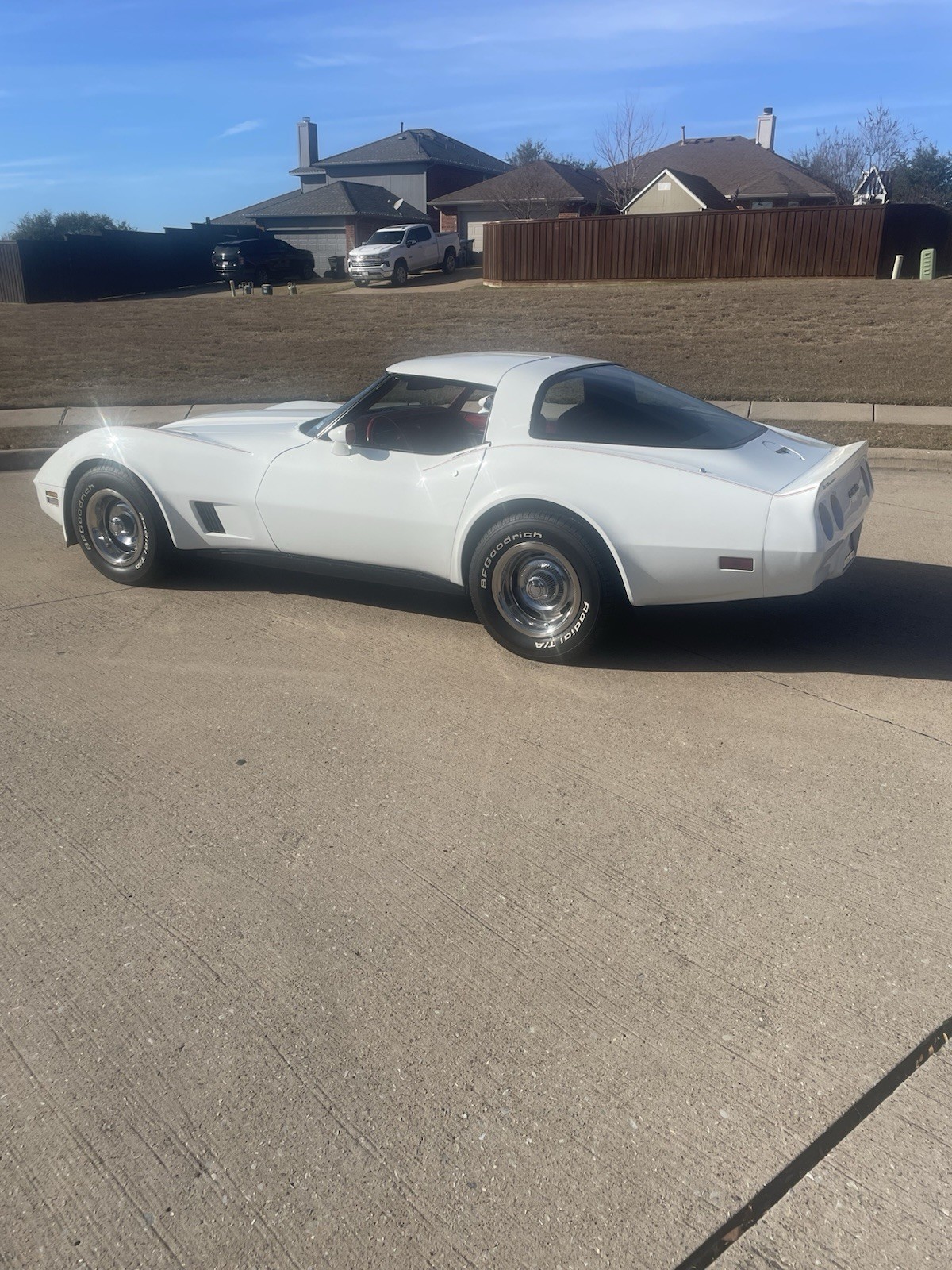 Chevrolet-Corvette-1981-Coupe-2