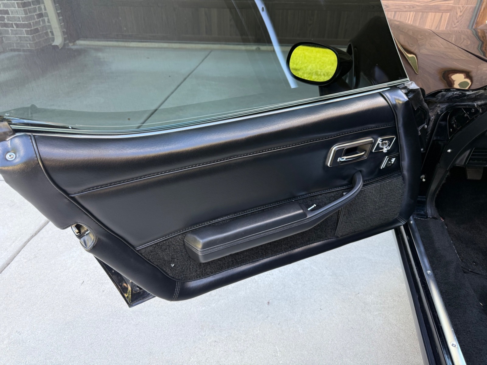 Chevrolet-Corvette-1981-Coupe-20