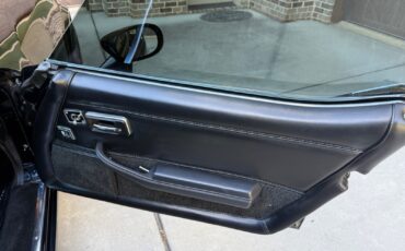 Chevrolet-Corvette-1981-Coupe-21