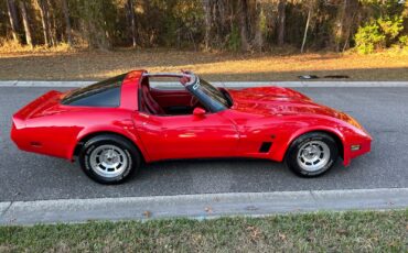Chevrolet-Corvette-1981-Coupe-23