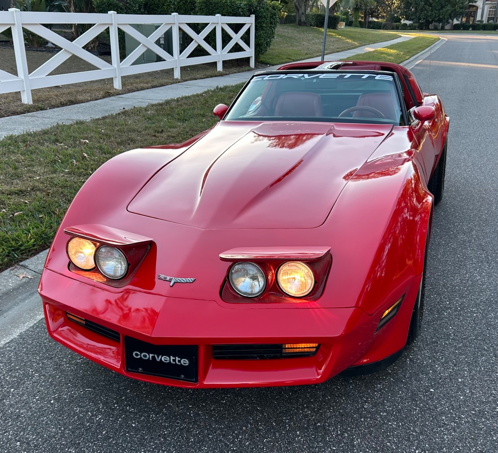 Chevrolet-Corvette-1981-Coupe-27