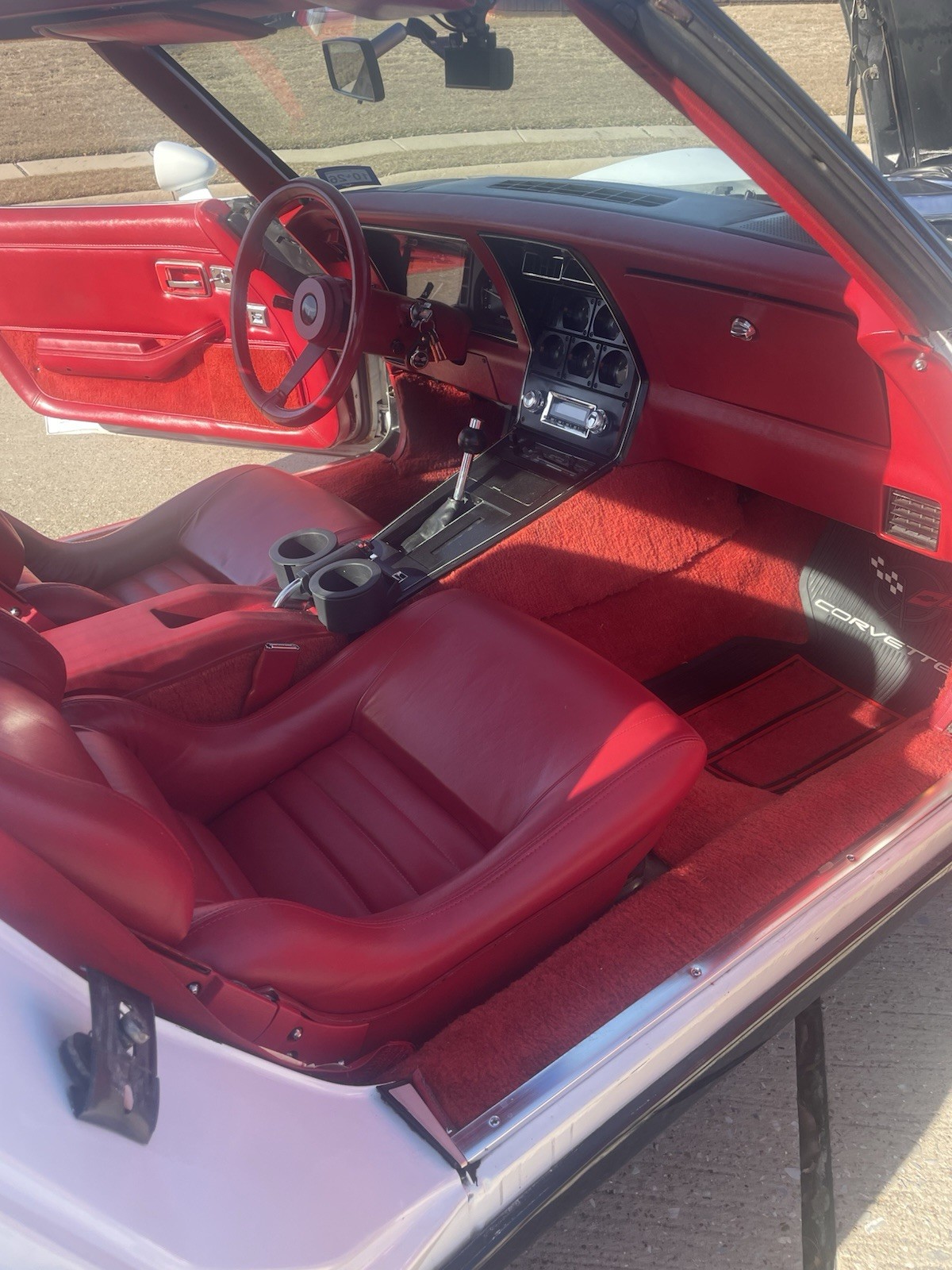 Chevrolet-Corvette-1981-Coupe-3