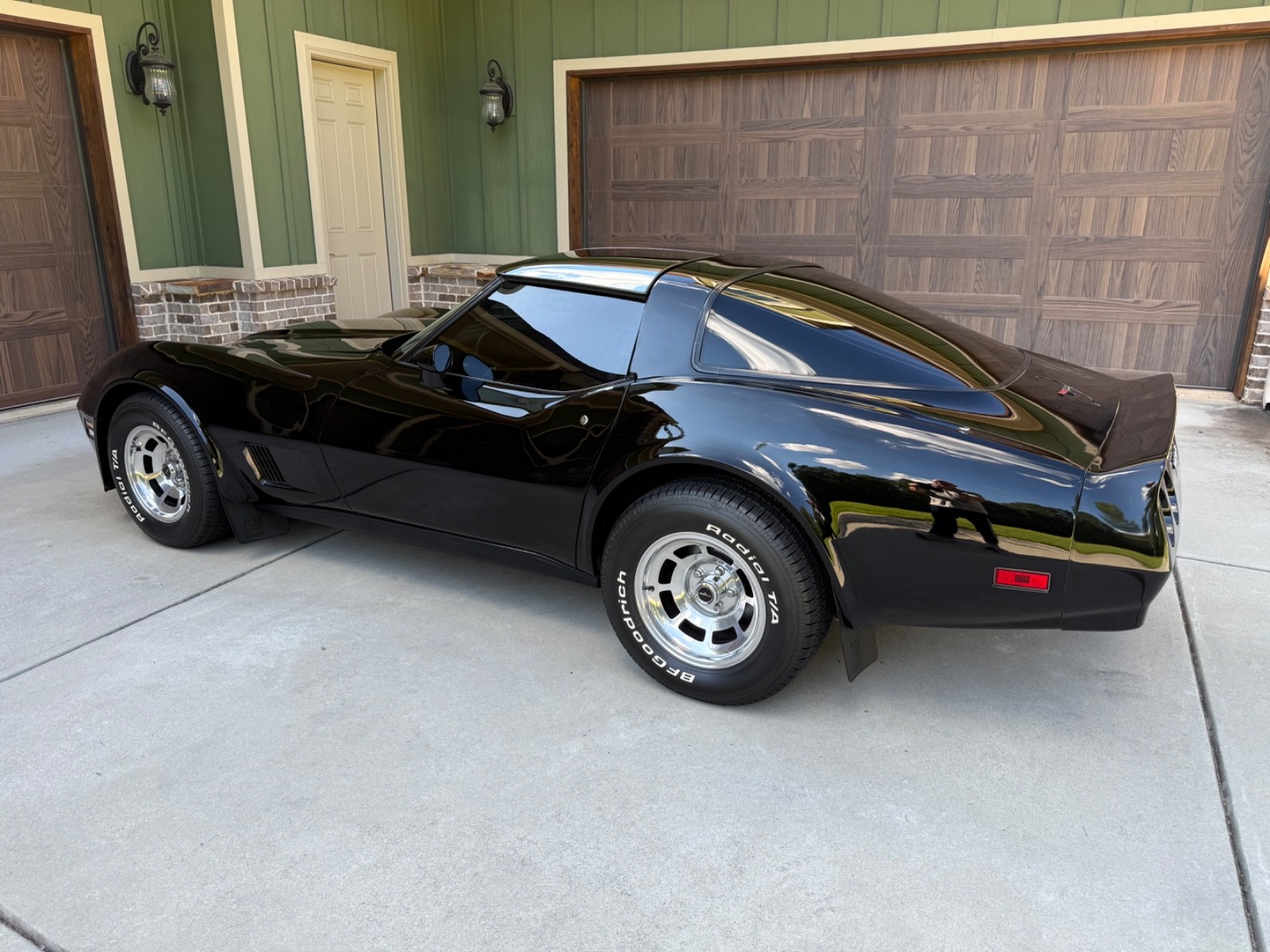 Chevrolet-Corvette-1981-Coupe-5