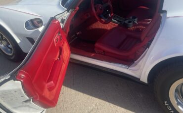 Chevrolet-Corvette-1981-Coupe-7