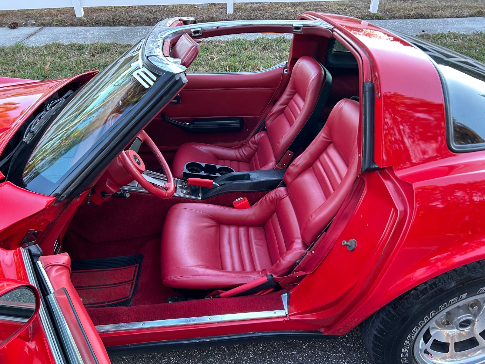 Chevrolet-Corvette-1981-Coupe-7