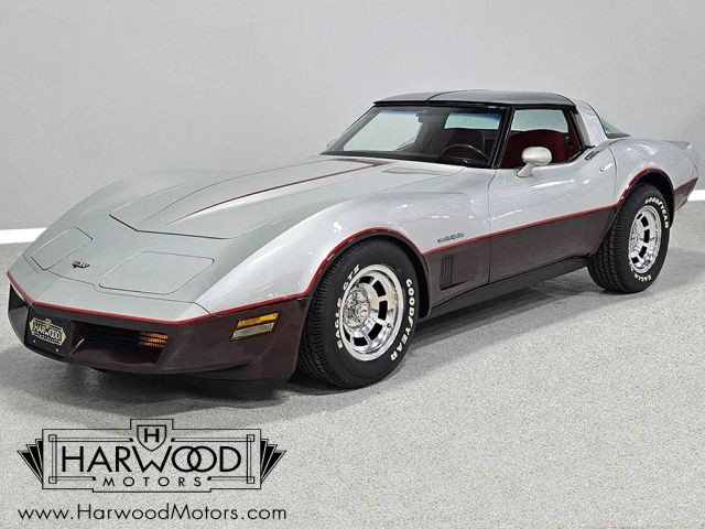 Chevrolet-Corvette-1982-Coupe-1
