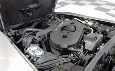Chevrolet-Corvette-1982-Coupe-13