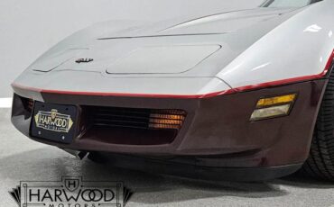 Chevrolet-Corvette-1982-Coupe-13