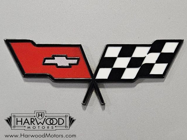 Chevrolet-Corvette-1982-Coupe-15