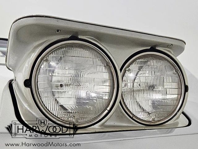 Chevrolet-Corvette-1982-Coupe-16