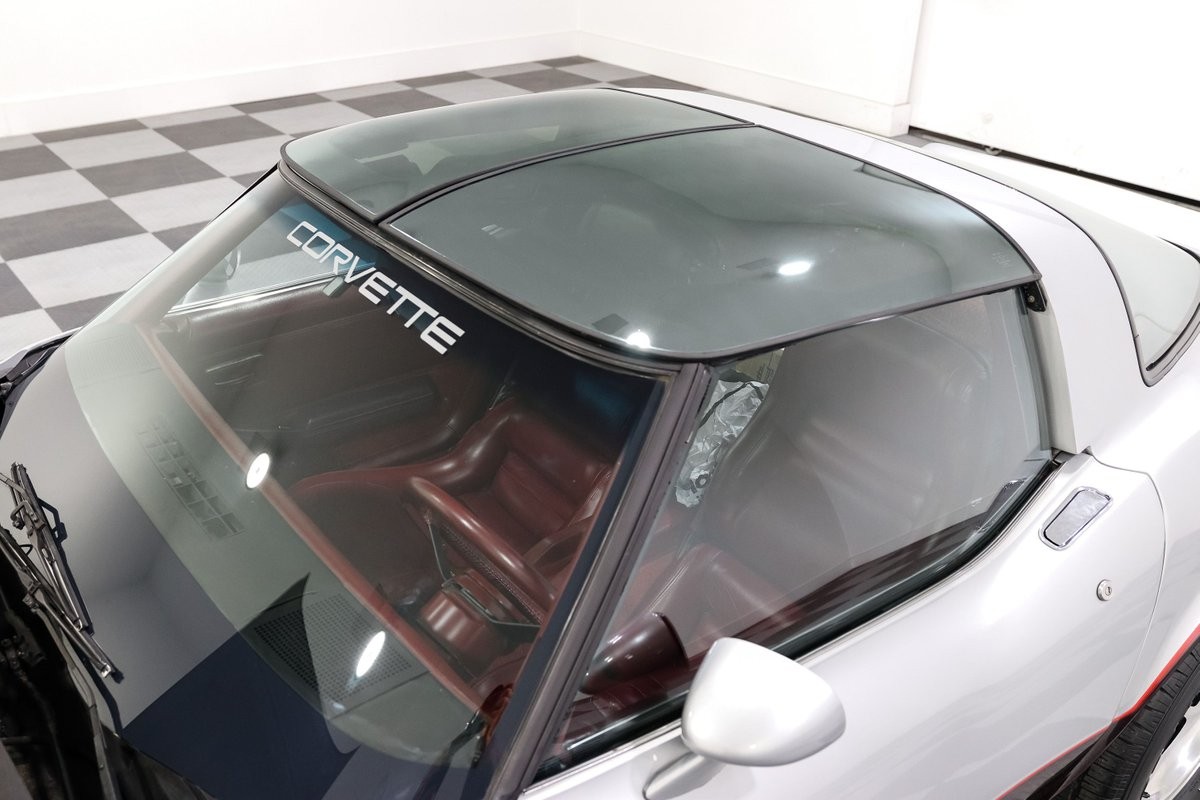 Chevrolet-Corvette-1982-Coupe-20