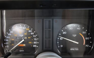 Chevrolet-Corvette-1982-Coupe-24